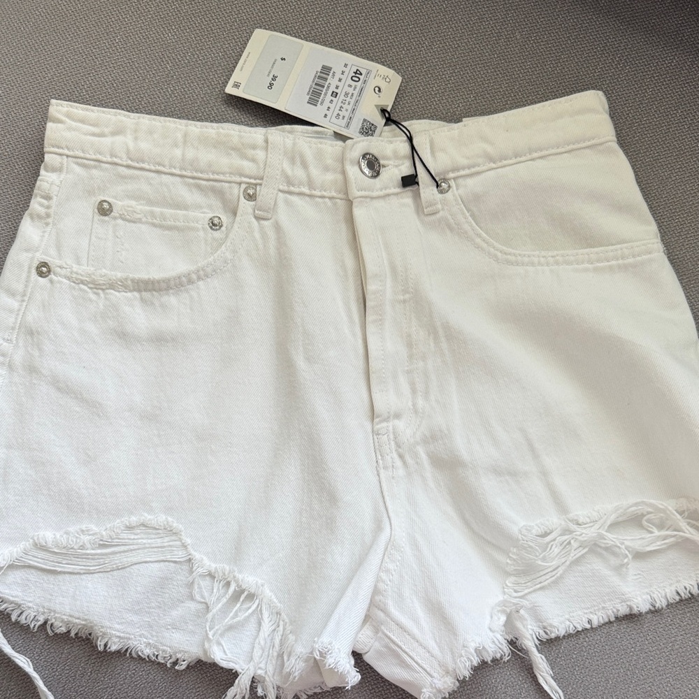 Zara High Rise White Distressed Jean Shorts